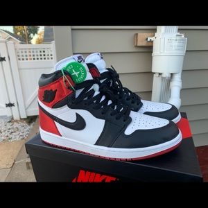 air jordan 1 satin black toe sizes